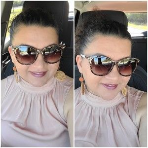 Meet your Posher, Roxanna